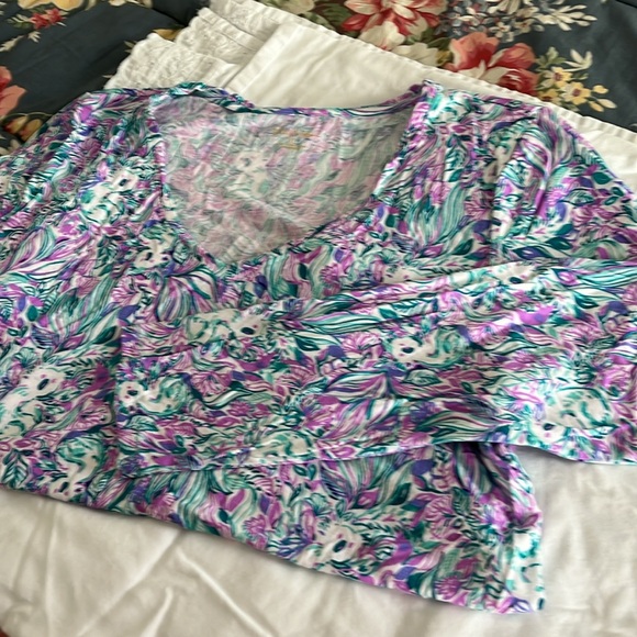 Lilly Pulitzer Lounge/PJ Top - Picture 2 of 3